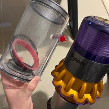 Dyson V15 Süpürge Lastik Parçası Çıktı, Ücretsiz Yedek Talep Ediyorum