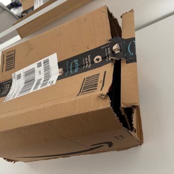 DHL Kargo Açılmış Ve Hasarlı Paket Teslimatı Güvenlik Endişesi