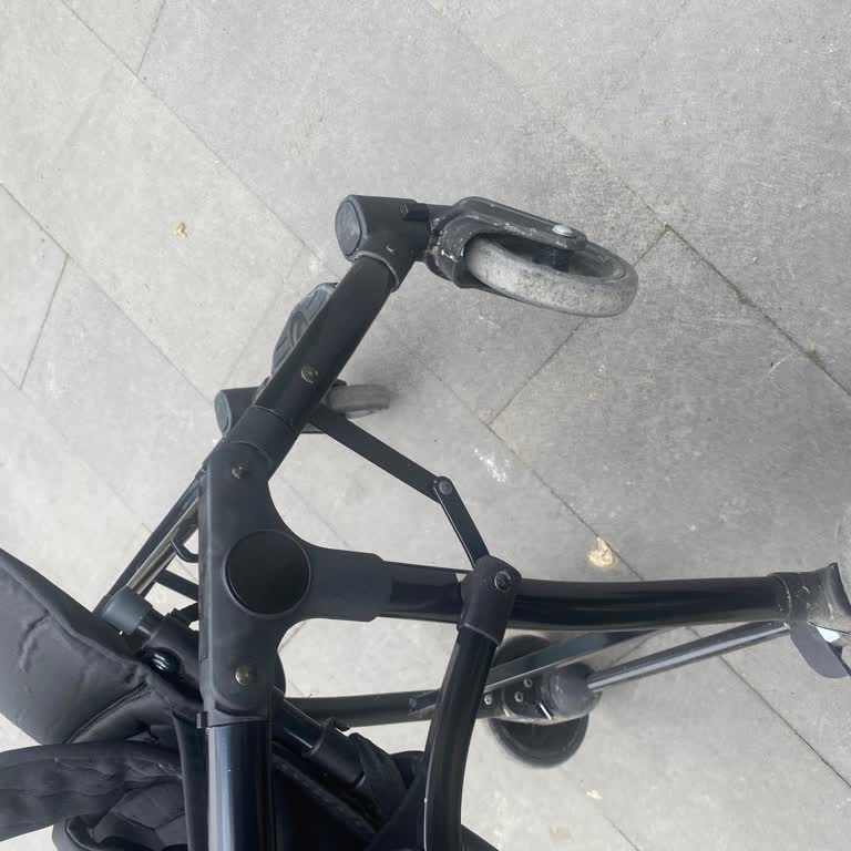 Kırılan Bebek Arabası Ve Güvenlik Riski İçin İade Talebi