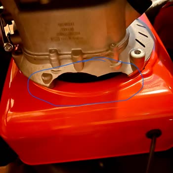 Kırık Motor Bloğuna Sahip Tırpan İçin Ücret İadesi Ve Yeniden Gönderim Talebi