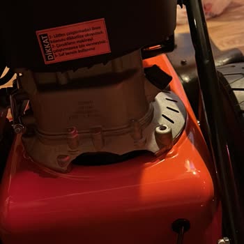 Kırık Motor Bloğuna Sahip Tırpan İçin Ücret İadesi Ve Yeniden Gönderim Talebi