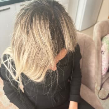 Mrs London Bayan Kuaförü Saçım Kaynakla Çıplak Bırakıldı Ve Ücret İstendi