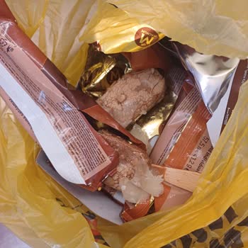 Şok Markette Bozulmuş Magnum Mini Bademli Dondurma Üzerine Şikayet