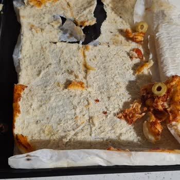 Yanmaz Yapışmaz Dediği Pişirme Kağıdı Hamurumu Yapıştırdı