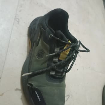 Kısa Sürede Yırtılan Ayakkabı İçin Üretim Hatası İddiası