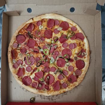 Getir Yemek'ten Soğuk Ve Küçük Pizza İçin Tam İade Talebi