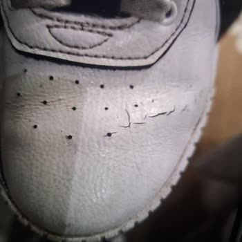 FLO’da Farklı Satıcıdan Gelen Deforme Ayakkabının İadesi Reddi Ve Yardım Alamama