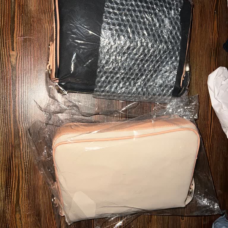 Yanlış Ölçüde Çanta Ve Kaba Müşteri Temsilcisi