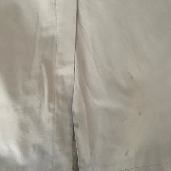 Kumaşta Temizlenmeyen Leke Ve Mağaza Müdürünün Kaba Davranışı Nedeniyle İade Talebi