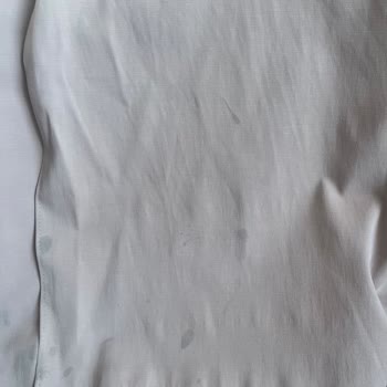 Kumaşta Temizlenmeyen Leke Ve Mağaza Müdürünün Kaba Davranışı Nedeniyle İade Talebi