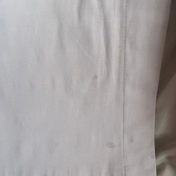 Kumaşta Temizlenmeyen Leke Ve Mağaza Müdürünün Kaba Davranışı Nedeniyle İade Talebi