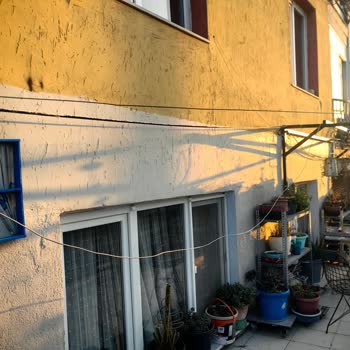 Türk Telekom Kabloları Özel Alanı İhlal Ediyor Ve Hemen Kaldırılmalı