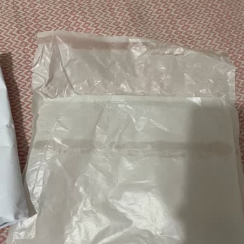 İspanya'dan Gelen Defolu Kazak Ve Açık Paket Şikayeti