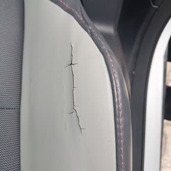 Mg Türkiye Sürücü Koltuğunun Sol Taraftaki Deri Kısmı Yırtılması