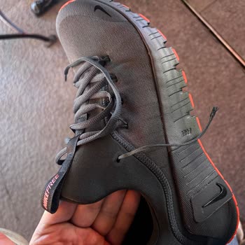 Nike Ayakkabısının Bağcığı 80 Dakikada Koptu, İade Talebi Reddi