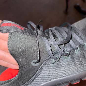 Nike Ayakkabısının Bağcığı 80 Dakikada Koptu, İade Talebi Reddi