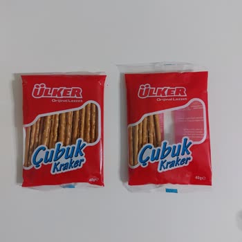 Ülker Çubuk Kraker Pakette 40g Yazıyor: Gerçekte 20g