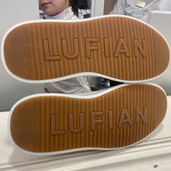 İskenderun Prime Mall Lufian Mağazasında Ayakkabı Dikişi Açıldı, Suçlayıcı Çalışan Tutumu