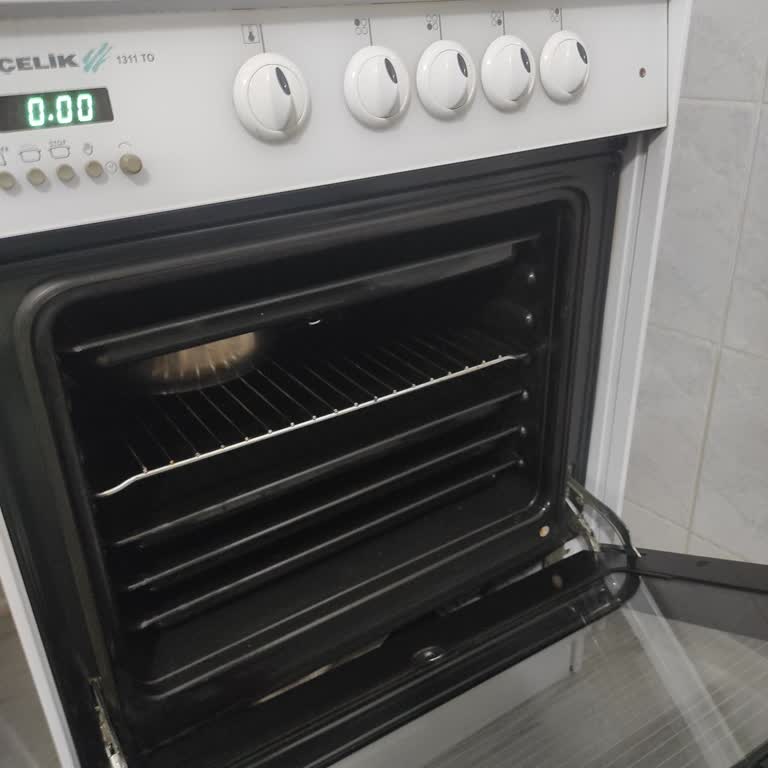 Menteşe Parçası Temin Edilemediği İçin Yeni Fırın Almak Zorunda Bırakılıyor