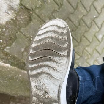 Zara Ayakkabısının Kısa Sürede Alt Tabanda Yarıklara Girmesi Ve İade Talebi