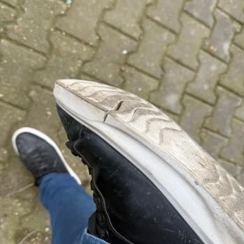 Zara Ayakkabısının Kısa Sürede Alt Tabanda Yarıklara Girmesi Ve İade Talebi