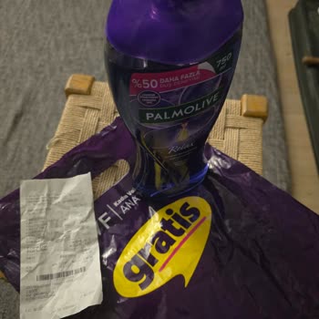 Personelin Kırılan Şampuan Nedeniyle Çocuğa Baskıcı Ve Alaycı Tavrı