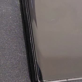 Samsung Galaxy S23 Ultra’da Yanlış LCD Tanımı Ve Asimetrik Montaj Nedeniyle Ekranın Patlaması