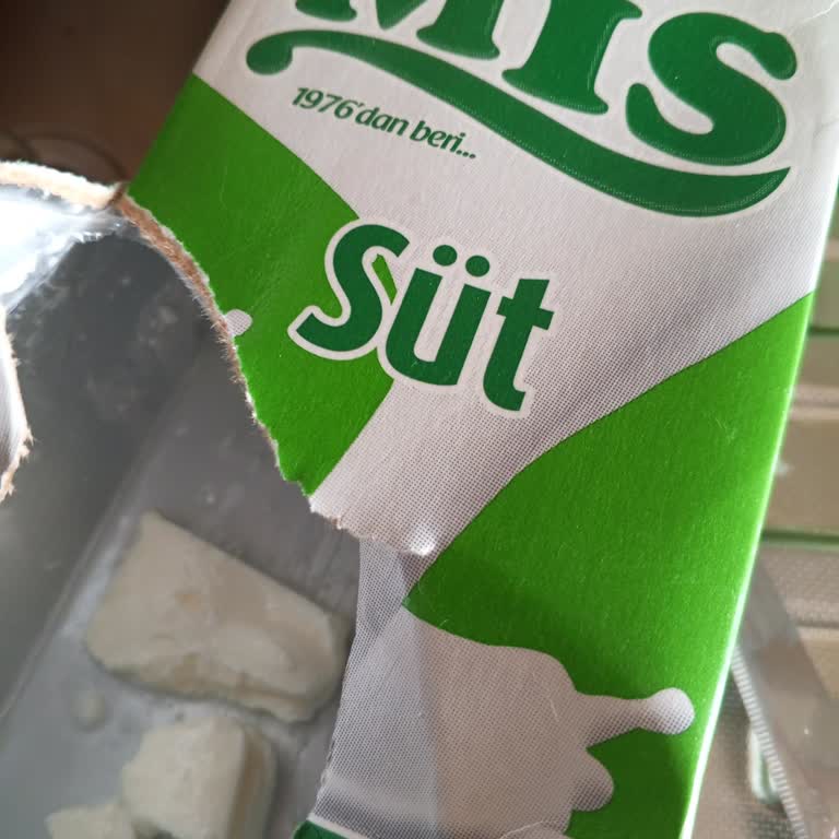 Şok Market'ten Alınan Mis Süt Kutusunda Bozulma Ve Sağlık Riski