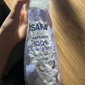 Pamuklu Makyaj Temizleme Pamuğu Parçalanıyor Gözlere Kaçıyor