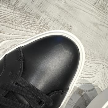 Acil Müdahale İsteyen Calvin Klein Ürününde Kötü Koku, Lekeler Ve Ciltte Kabarcıklar