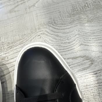 Acil Müdahale İsteyen Calvin Klein Ürününde Kötü Koku, Lekeler Ve Ciltte Kabarcıklar