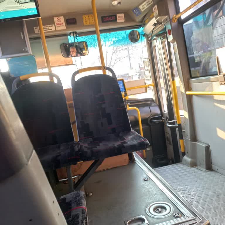 80T Hattında Sabah Sefer Yetersizliği Çocukları Okula Geç Kalıyor