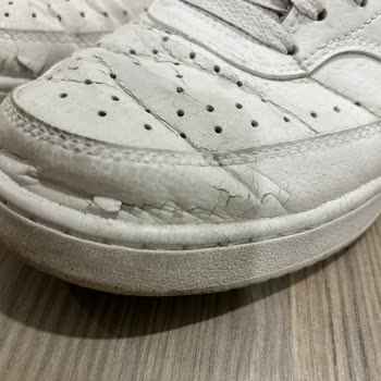 In Street Mağazasında Nike Ayakkabısının Erken Kalite Bozukluğu