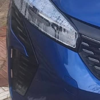 Manisa Renault Servisinde Farlar Kırıldı Ve İçinde Buhar Oluştu