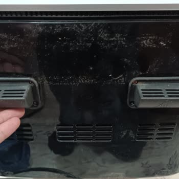 Karaca Airfryer’da Paslı Vidalar Ve Kırık Koliye Rağmen Değişim Reddi