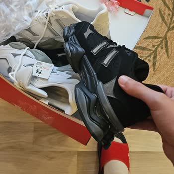 Teslimat Gecikmesi, Ayıplı Ayakkabı Ve Müşteri Hizmetleri İlgisizliği Şikayeti