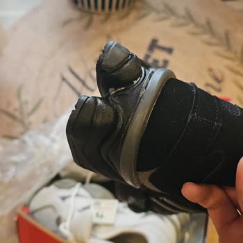 Teslimat Gecikmesi, Ayıplı Ayakkabı Ve Müşteri Hizmetleri İlgisizliği Şikayeti