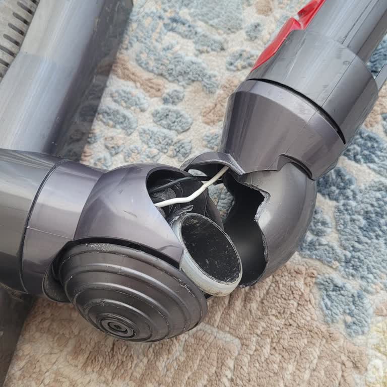 Dyson Cyclone V10 Başlığı Kırıldı, Garanti Kapsamı Dışında Tutuluyor