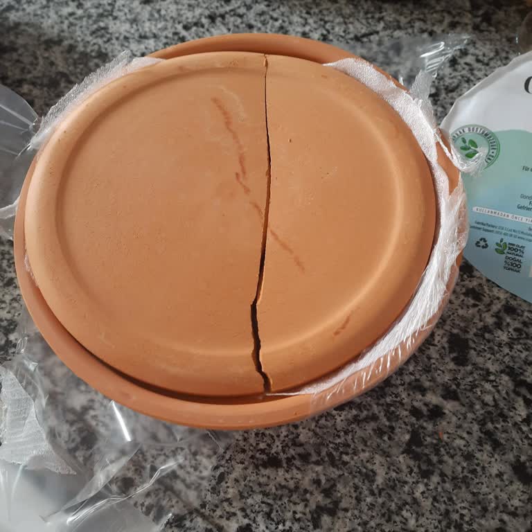 Kırık Çömlek Tencere İçin Cevapsız Müşteri Hizmetleri