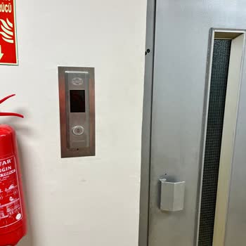 Gdz Elektrik Dağıtım Uzun Süreli Elektrik Kesintisi Asansör Ve Kalorifer Sorunlarıyla Mağdur Ediyor