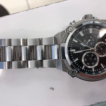 Saat & Saat’te Çelik Saatin Oksitlenmesi Ve Tekrarlayan Temizlik Servisi Üzerine Şikayet