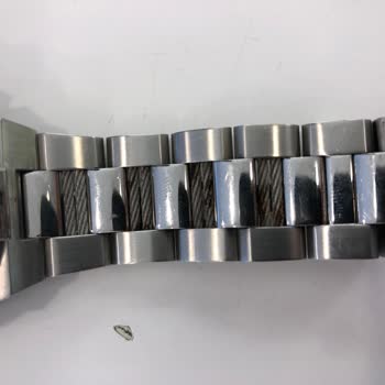 Saat & Saat’te Çelik Saatin Oksitlenmesi Ve Tekrarlayan Temizlik Servisi Üzerine Şikayet