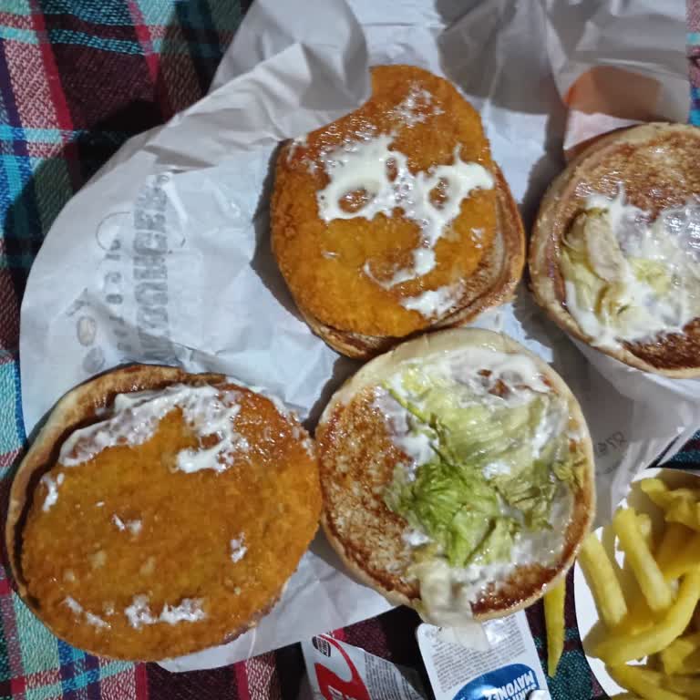 Mayonezli Hamburger Ve Soğuk Bayat Ürünler İçin Tam İade Talebi