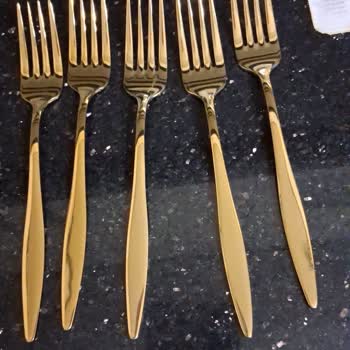 Az Kullanımda Renk Atan Çatal Kaşık Takımına Çözüm Odaklı Olmayan Müşteri Cevabı