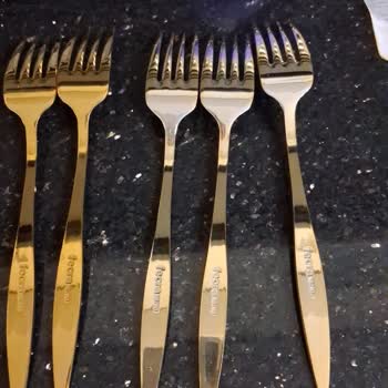 Az Kullanımda Renk Atan Çatal Kaşık Takımına Çözüm Odaklı Olmayan Müşteri Cevabı