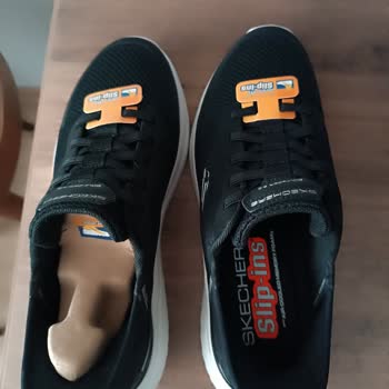 Skechers'te Yanlış Gönderim: İki Sol Ayakkabı Ve Çözüm Eksikliği