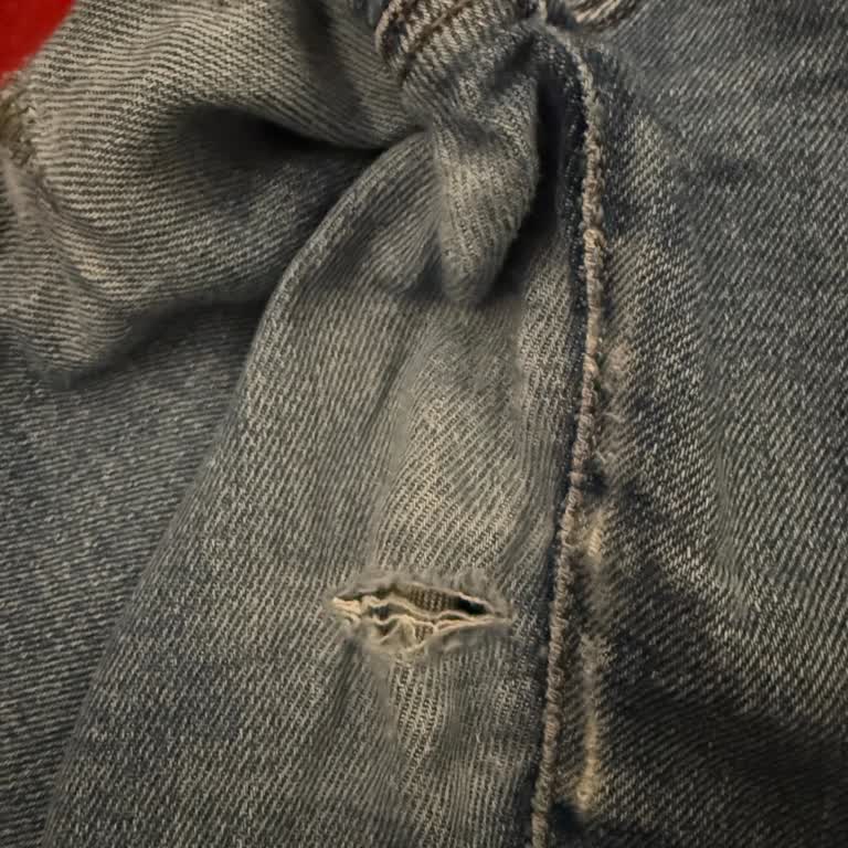 Mavi Ürünlerde Deformasyon Ve Mağaza Desteksizliği