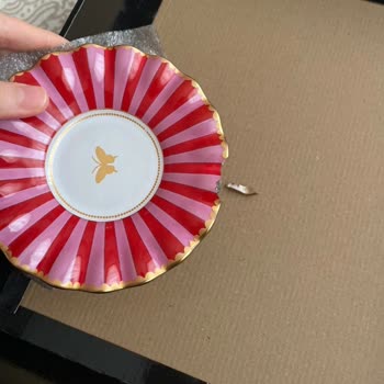 Satıcıdan Kırık Çay Tabağı İçin Acil Değişim Talebi