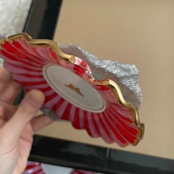 Satıcıdan Kırık Çay Tabağı İçin Acil Değişim Talebi