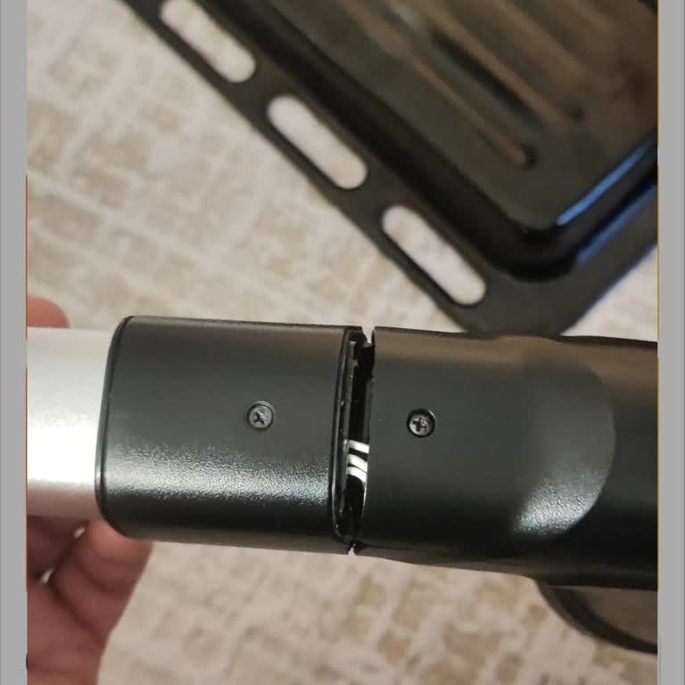 Philips Dikey Süpürgem Orta Bağlantı Noktası Kırıldı; Yetkili Servis Kullanıcı Hatası Söylüyor